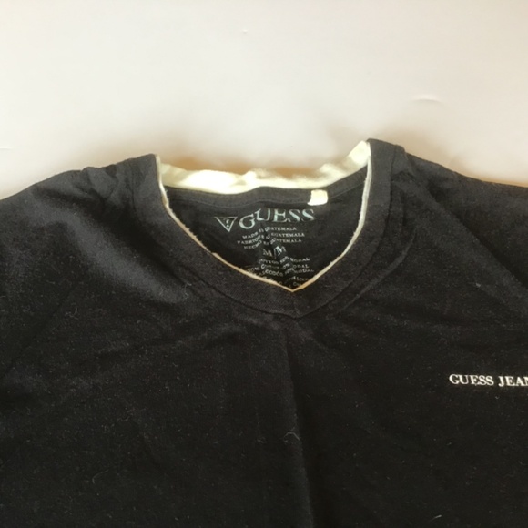 Guess men T-shirt black & white V neck, size M, short sleeve - Picture 3 of 4